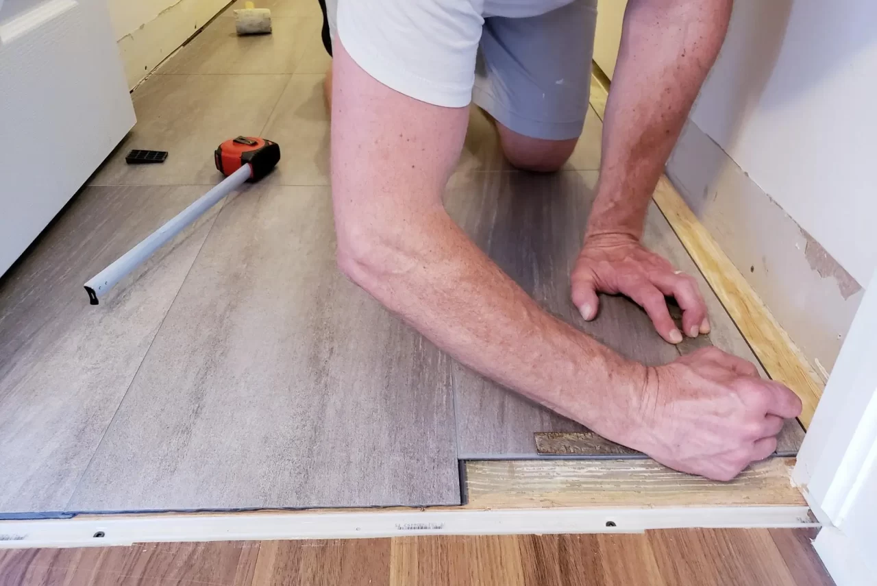 floor-level-view-of-laminate-flooring-installation-home-renovation-construction-materials-tiles.jpg floor-level-view-of-laminate-flooring-installation-home-renovation-construction-materials-tiles.jpg